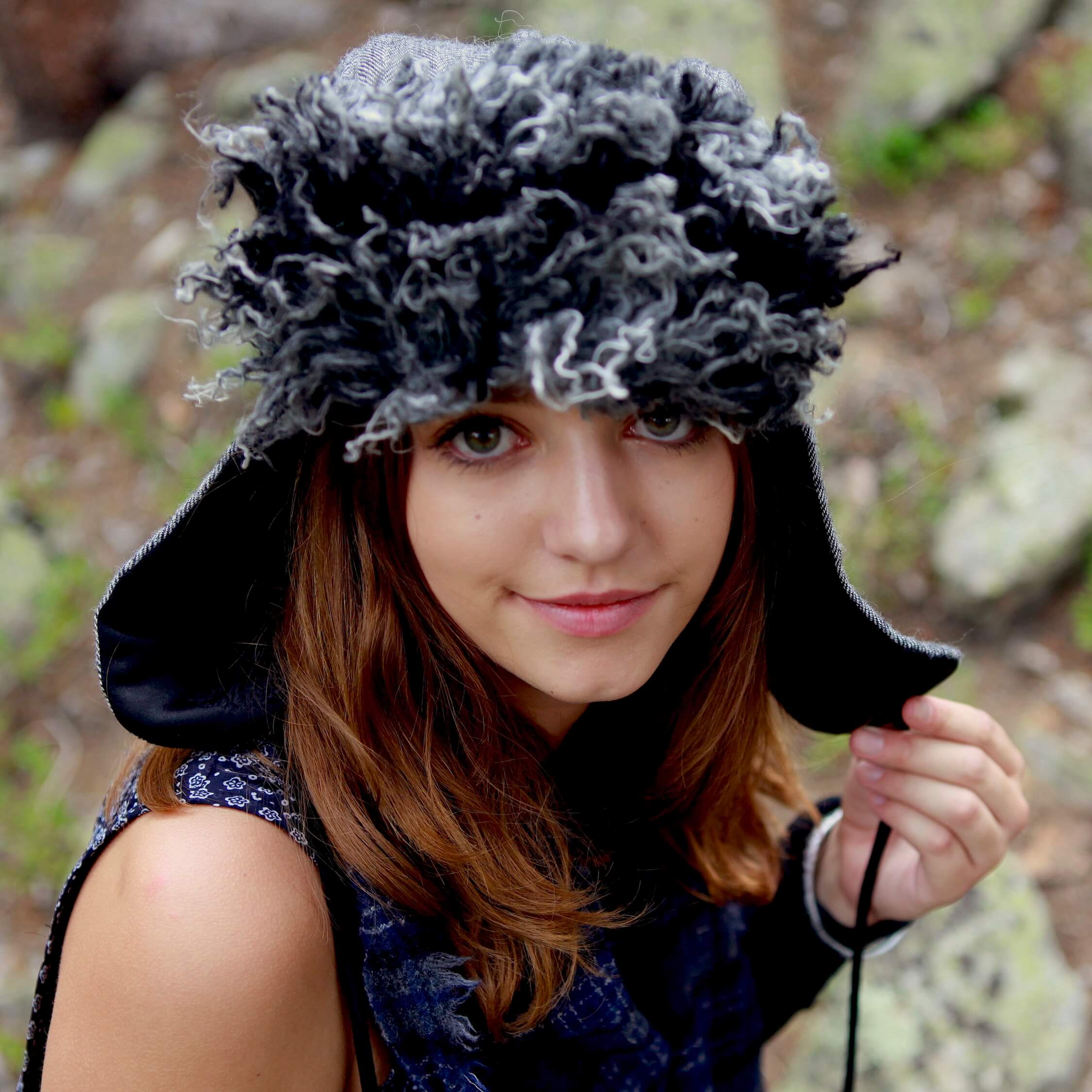 1876 Hat - Black & White Wool With Red Lining & Fuzzy Brim